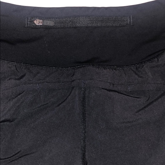 BLACK LULULEMON 4’ SHORTS. NWOT - Picture 3 of 4